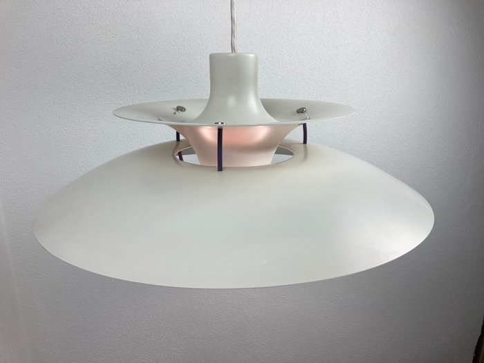 Louis Poulsen - Poul Henningsen - Lampe - Klassisk hvid - Metal - PH 5