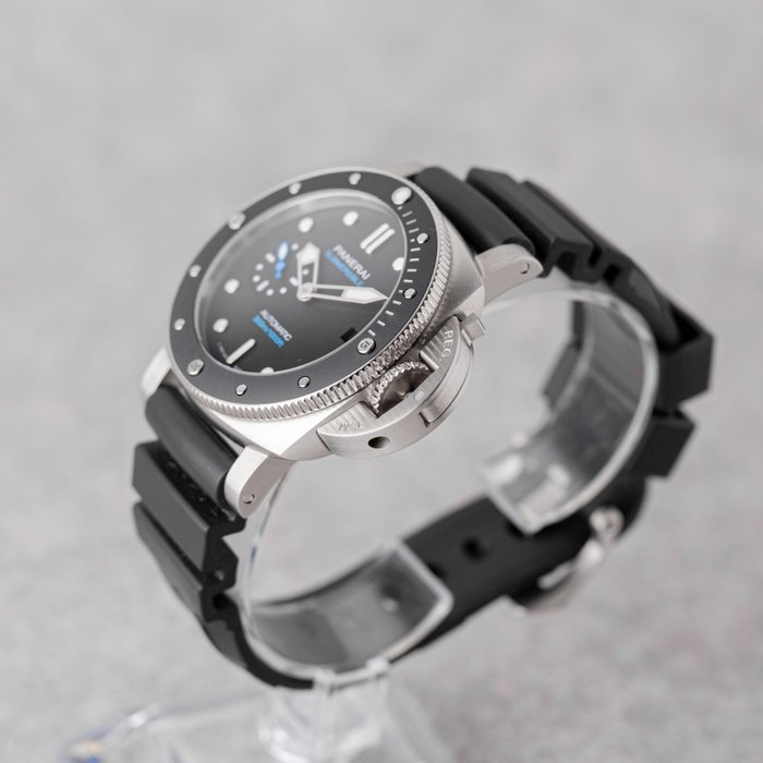 Panerai - Luminor Submersible 42mm - PAM02683 - Mænd - 08/2023