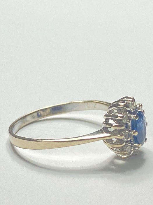 Ingen mindstepris - Ring - 18 kraat Hvidguld Safir - Diamant