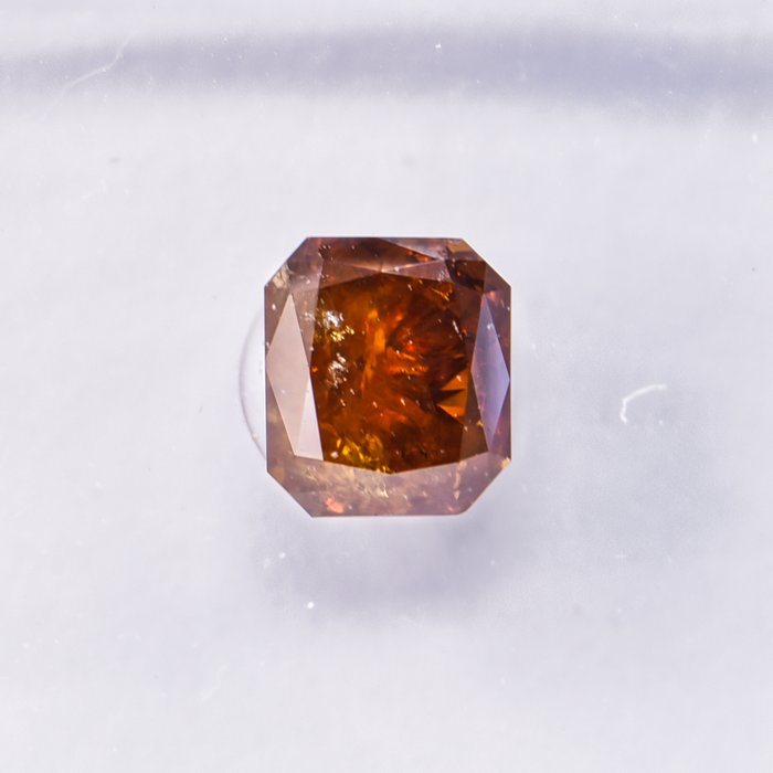 Ingen mindstepris - 1 pcs Diamant  (Naturfarvet)  - 0.73 ct - Radiant - Fancy dark Orange - I3 - International Gemological Institute (IGI)