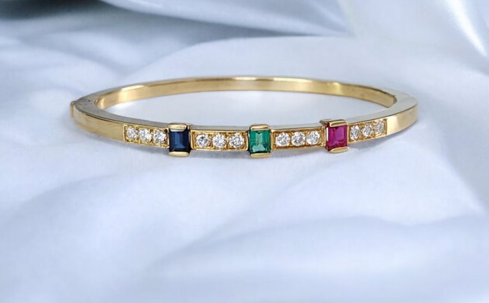 Armbånd - 18 kraat Gulguld, Dejligt vintage smaragd-, safir-ruby- og diamantarmbånd 20 gram -  2.16ct. tw. Diamant (Natur)