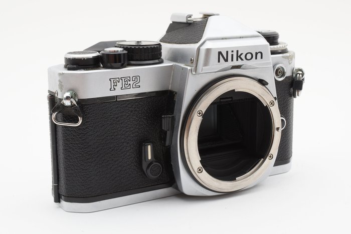 Nikon FE2 Silver SLR 35mm Film Camera Body Reflekskamera med enkelt linse (SLR)