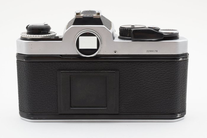 Nikon FE2 Silver SLR 35mm Film Camera Body Reflekskamera med enkelt linse (SLR)