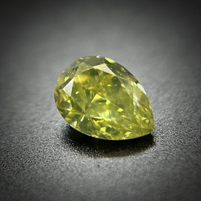 1 pcs Diamant - 020 ct - Pære - fancy intens greenish yellow - VS1