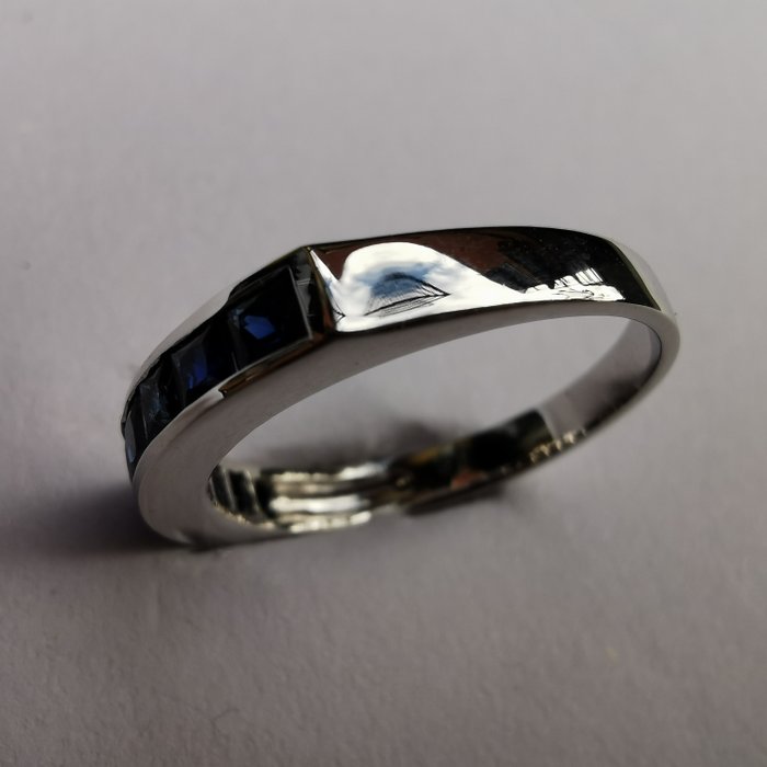 Ring - 18 kraat Hvidguld -  1.01ct. tw. Safir