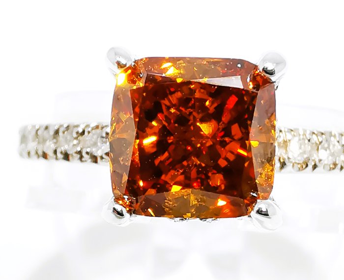 Ring - 18 kraat Hvidguld, Sjælden FANCY VIVID GUL ORANGE 1.55CT Diamant (Natur) - Diamant