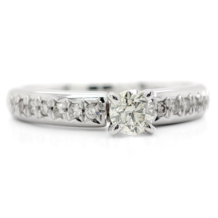 Ring - 14 karat Hvidguld -  0.41ct. tw. Diamant (Naturfarvet)  - Diamant