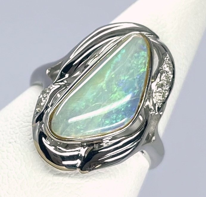 Ring - 18 kraat Hvidguld -  1.65ct. tw. Opal - Diamant