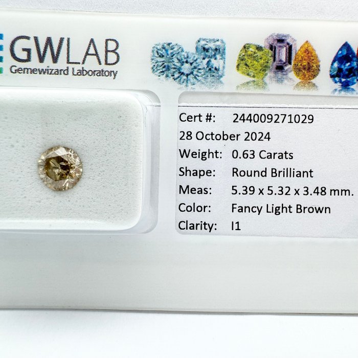 Ingen mindstepris - 1 pcs Diamant  (Naturfarvet)  - 0.63 ct - Rund - Fancy light Brun - I1 - Gemewizard Gemological Laboratory (GWLab)