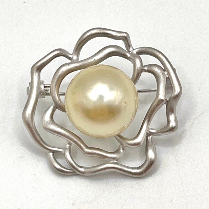 Ingen mindstepris - Broche Sølv - 143 mm South sea perle