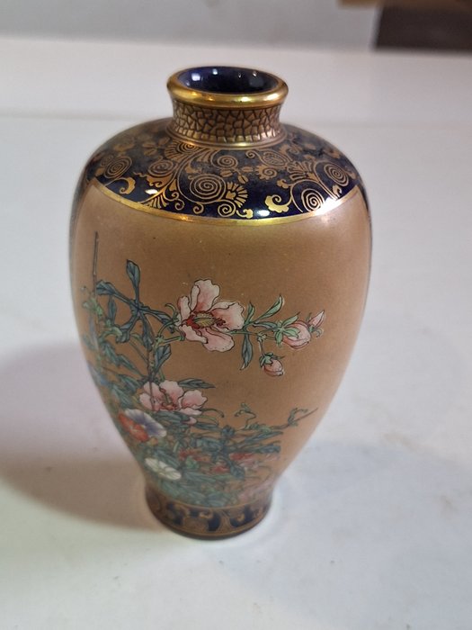 Vase - Keramik - Japan - Mærket 'Dai Nihon Taniguchi zō' 大日本谷口造