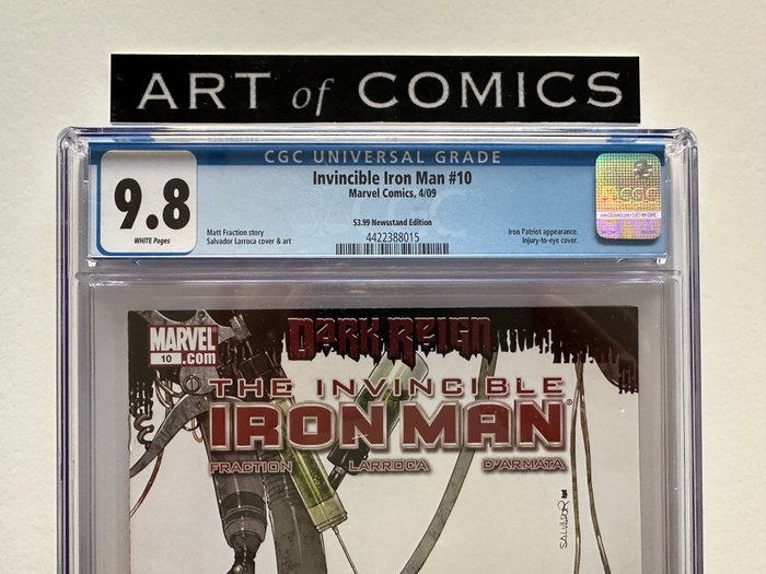 Invincible Iron Man #10 - Iron Patriot Appearance - Very Rare Newsstand Edition - CGC Graded 9.8 - Extremely High Grade! - White Pages! - 1 Graded comic - Første udgave - 2009