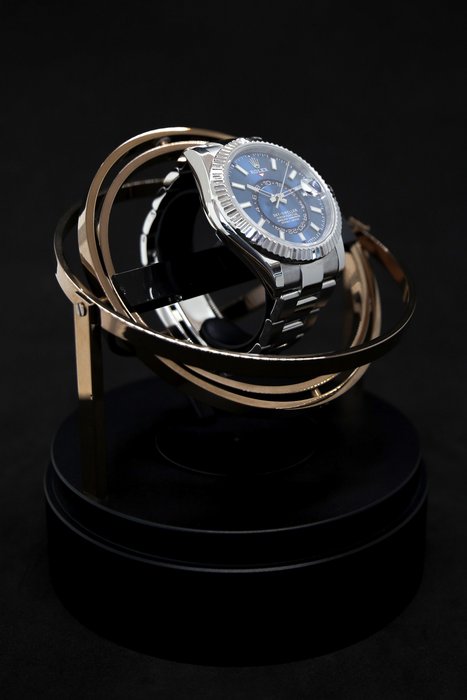 The Voyager - Rose Gold Plated - Orbit/Gyro Watch Winder - Elbrus Horology