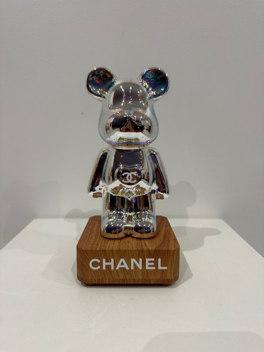 Art'Pej - Bear Led Chanel