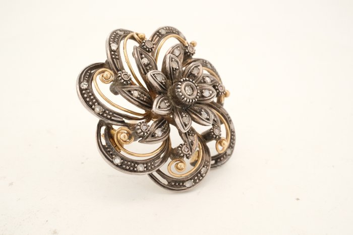 Broche - 192 kt Gulguld Diamant (Natur)  - Diamant - portugisiske blomster