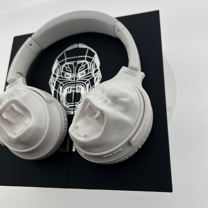 Richard Orlinski (1966) - Headphones King Kong - White