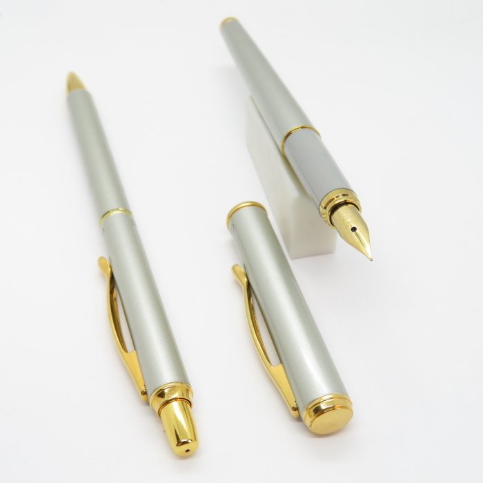 Pilot - Cavalier (silver) pen set - Gold plated alloy nib (F) - Fyldepen