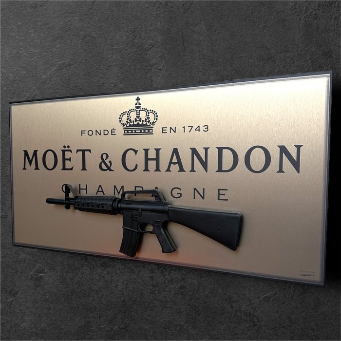 Daluxe Art - 1999 • Moët  Chandon Gun Artwork • XXL