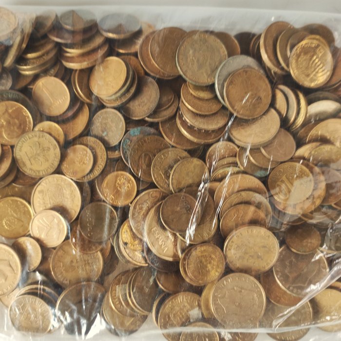 Forskellige lande. Lot 1.4 Kg Brass Mixed Lot - various coins and dates (No Reserve Price) Various Dates  (Ingen mindstepris)