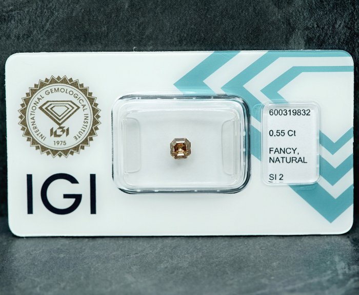 1 pcs Diamant  (Naturfarvet)  - 0.55 ct - Smaragd - Fancy Brunlig Gul - SI2 - International Gemological Institute (IGI)