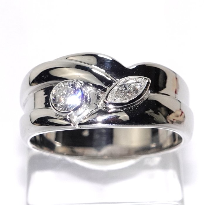 Ring - 14 karat Hvidguld -  0.36ct. tw. Diamant (Natur)  - Gratis størrelsesændring EU 53-62