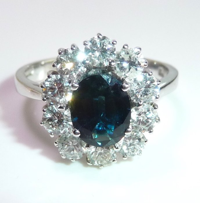 Ring - 14 karat Hvidguld -  2.65ct. tw. Diamant (Natur)  - Safir - Gr. 55 er udskiftelig