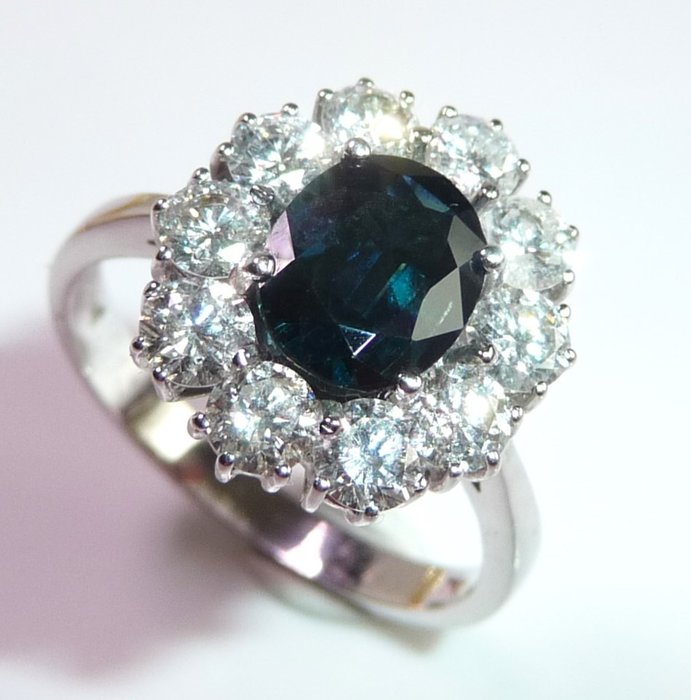 Ring - 14 karat Hvidguld -  2.65ct. tw. Diamant (Natur)  - Safir - Gr. 55 er udskiftelig