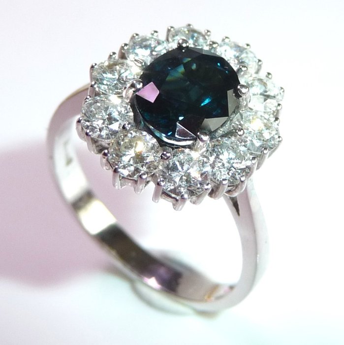 Ring - 14 karat Hvidguld -  2.65ct. tw. Diamant (Natur)  - Safir - Gr. 55 er udskiftelig