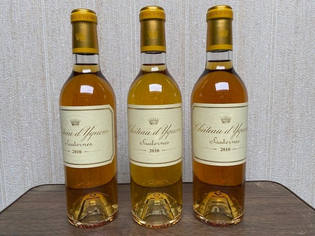 2010 Chateau d'Yquem - Sauternes 1er Cru Supérieur - 3 Halve flasker (0,375 L)