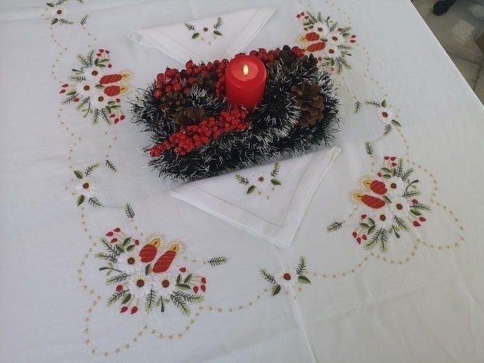 Christmas tablecloth hand embroidered - Dug  - 270 cm - 175 cm