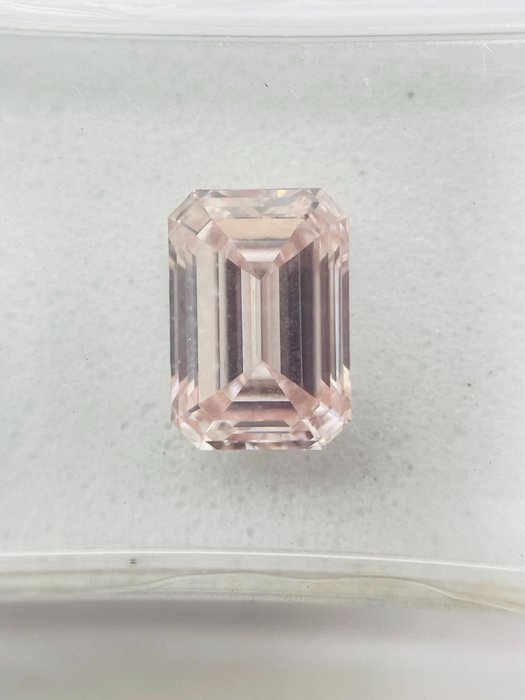 1 pcs Diamant  (Farvebehandlet)  - 1.35 ct - Smaragd - Fancy Brunlig, Lyserød - VVS2 - Gemological Institute of America (GIA) - NATURLIG DIAMANT