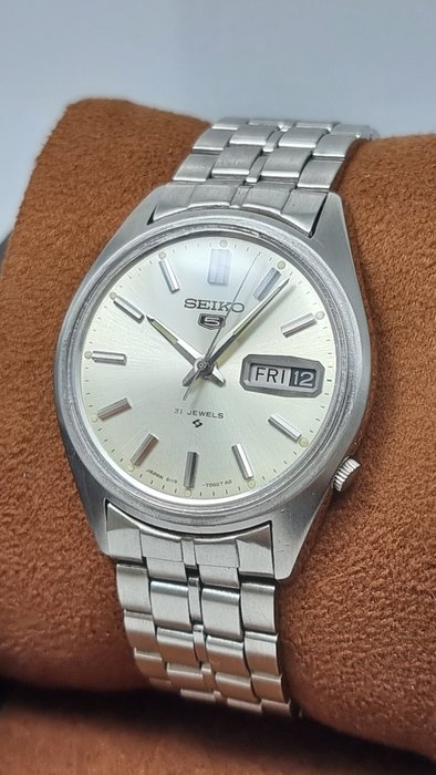 Seiko - Seiko 5 - Ingen mindstepris - Mænd - 1970-1979