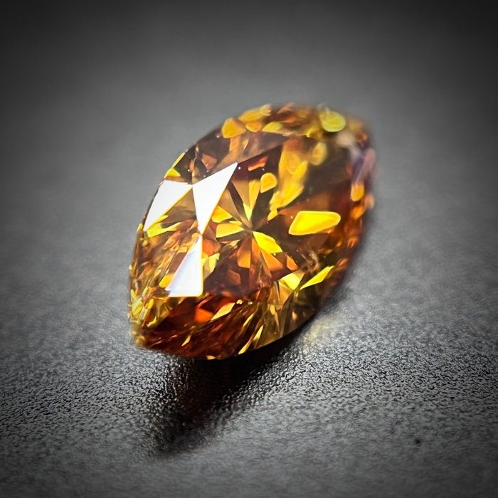 1 pcs Diamant  (Naturfarvet)  - 0.40 ct - Marquise - Fancy vivid Orange Gul - SI2 - International Gemological Institute (IGI)