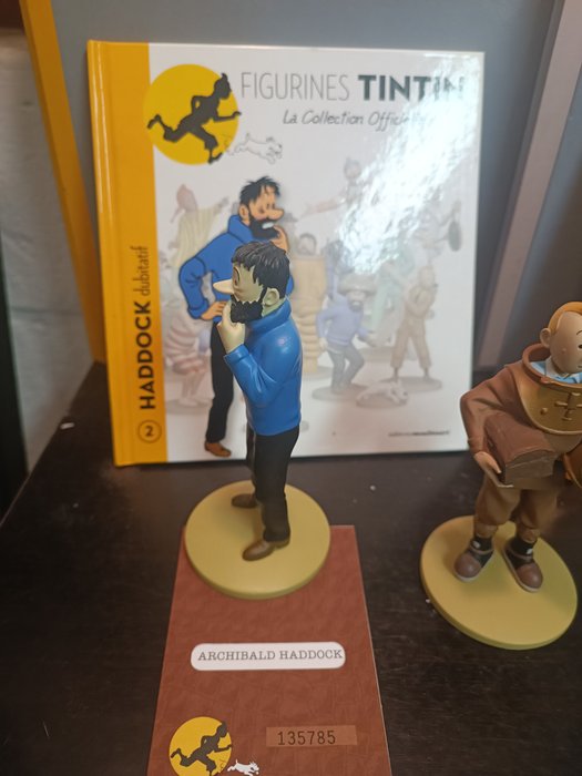 4  figurines Collection officielle avec livre et certificat - Tintin