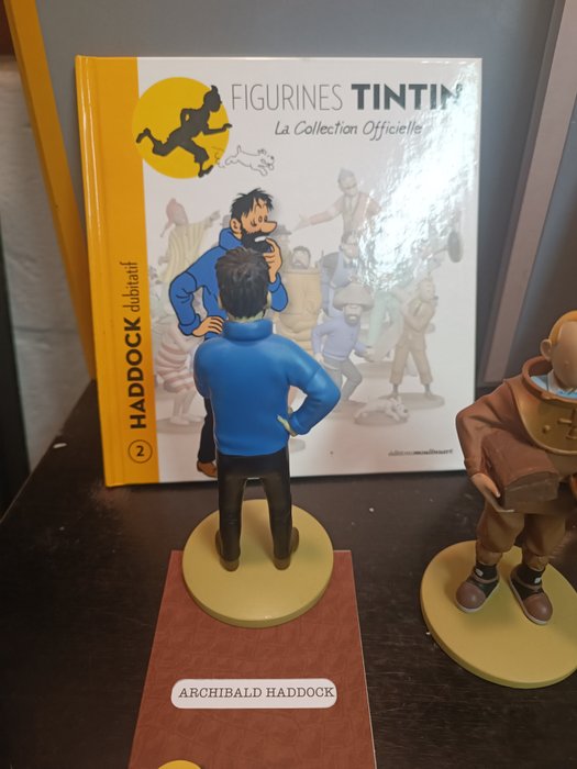 4  figurines Collection officielle avec livre et certificat - Tintin