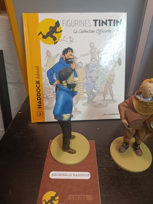 4  figurines Collection officielle avec livre et certificat - Tintin