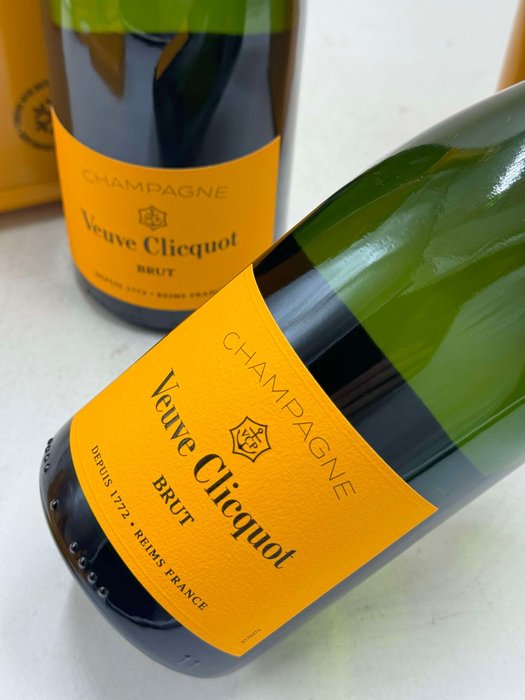 Veuve Clicquot, Edition Glacière Brut - Champagne Brut - 2 Flasker (0,75 L)