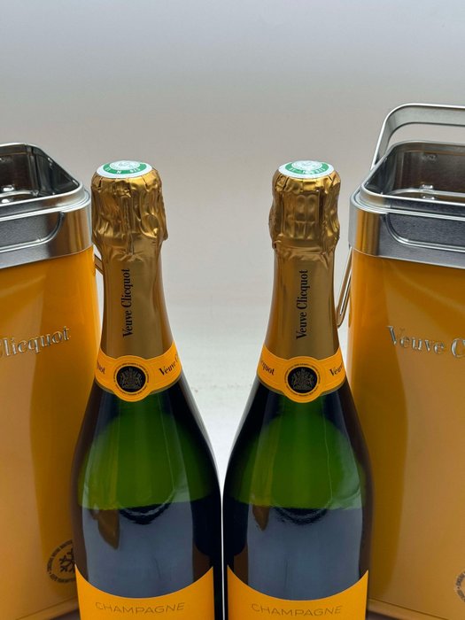 Veuve Clicquot, Edition Glacière Brut - Champagne Brut - 2 Flasker (0,75 L)