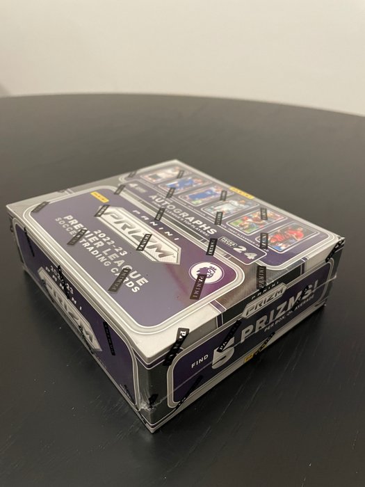 2022/23 Panini Prizm Premier League Erling Haaland, Chase for autographs 24 packs per box, 4 cards per pack - 1 Sealed box - Næsten så god som ny (NM)