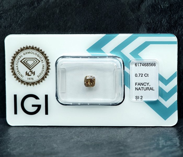 1 pcs Diamant  (Naturfarvet)  - 072 ct - Fancy Brunlig Gul - SI2 - International Gemological Institute (IGI)