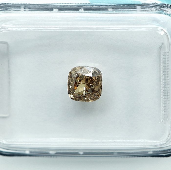 1 pcs Diamant  (Naturfarvet)  - 072 ct - Fancy Brunlig Gul - SI2 - International Gemological Institute (IGI)