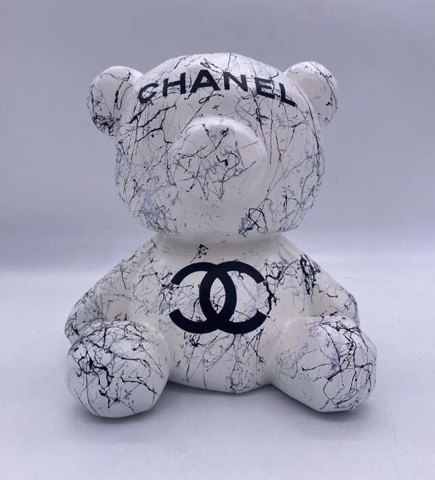 MVR - Teddy Chanel