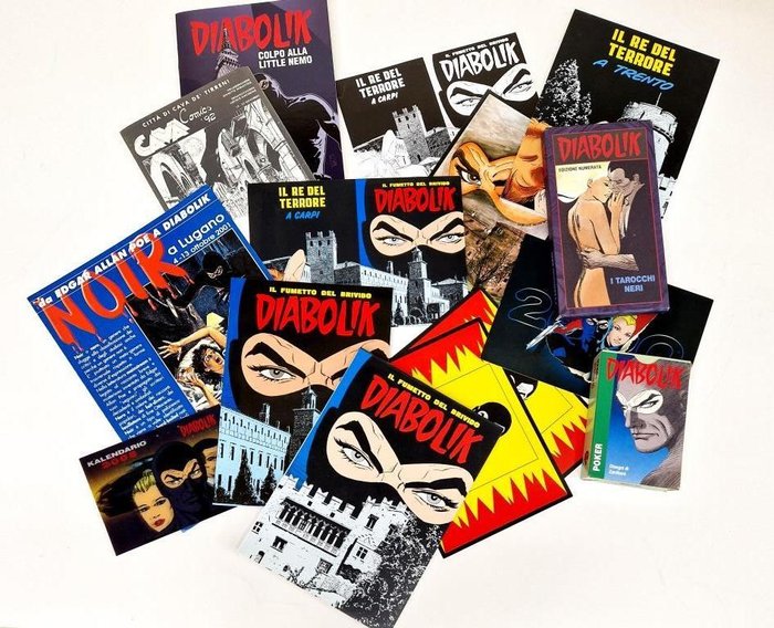 Diabolik - Memorabilia Diabolik 15 pezzi tra fumetti carte tarocchi cartoline e brochure - 1 Comic collection