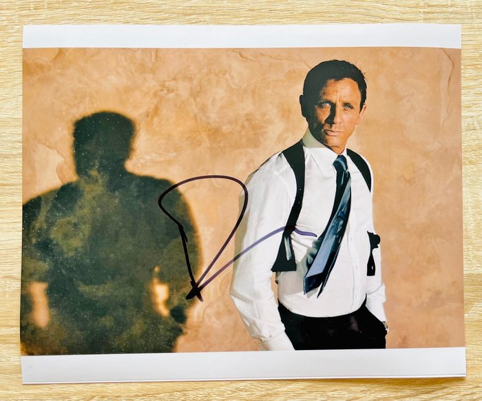 James Bond - Daniel Craig, signed with COA