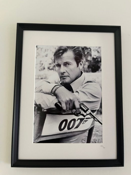 James Bond 007: Live And Let Die - Roger Moore