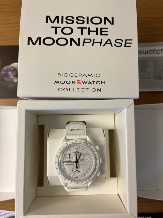 Swatch - Ingen mindstepris - Omega x Swatch - Mission to the Moonphase Snoopy White - Unisex - 2020+