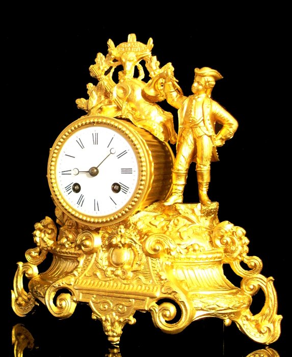 Kaminur - 19th Century - "JAPY" France "Allegory of the Hunt" Rare Table or mantel clock with Hunting table -  Antik Råzink - 1850-1900 - Figurativt ur