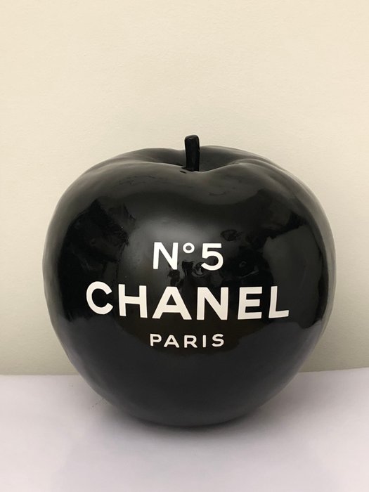 GF Exclusives - Chanel Apple XL