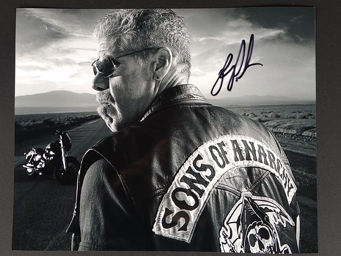 Sons of Anarchy - Ron Perlman "Clay Morrow" - Signed photo with LOA