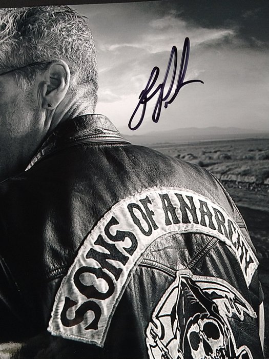 Sons of Anarchy - Ron Perlman "Clay Morrow" - Signed photo with LOA